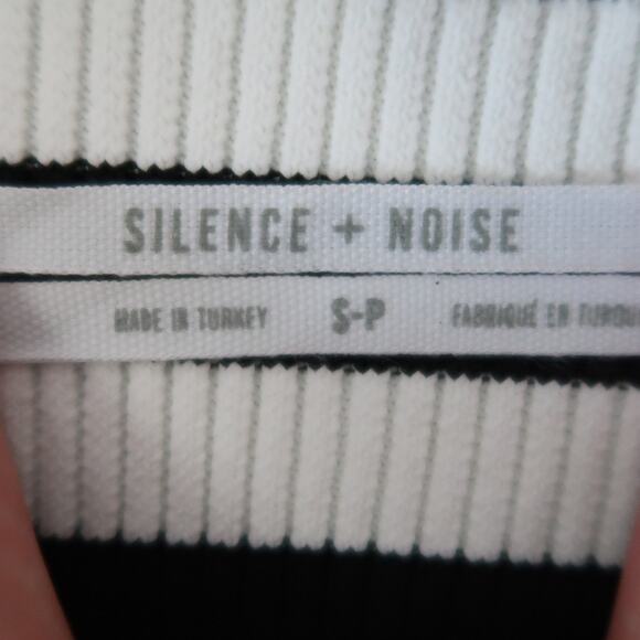 Silence + Noise Urban Outfitters White and Black Striped Off Shoulder Sweater S - Picture 6 of 7